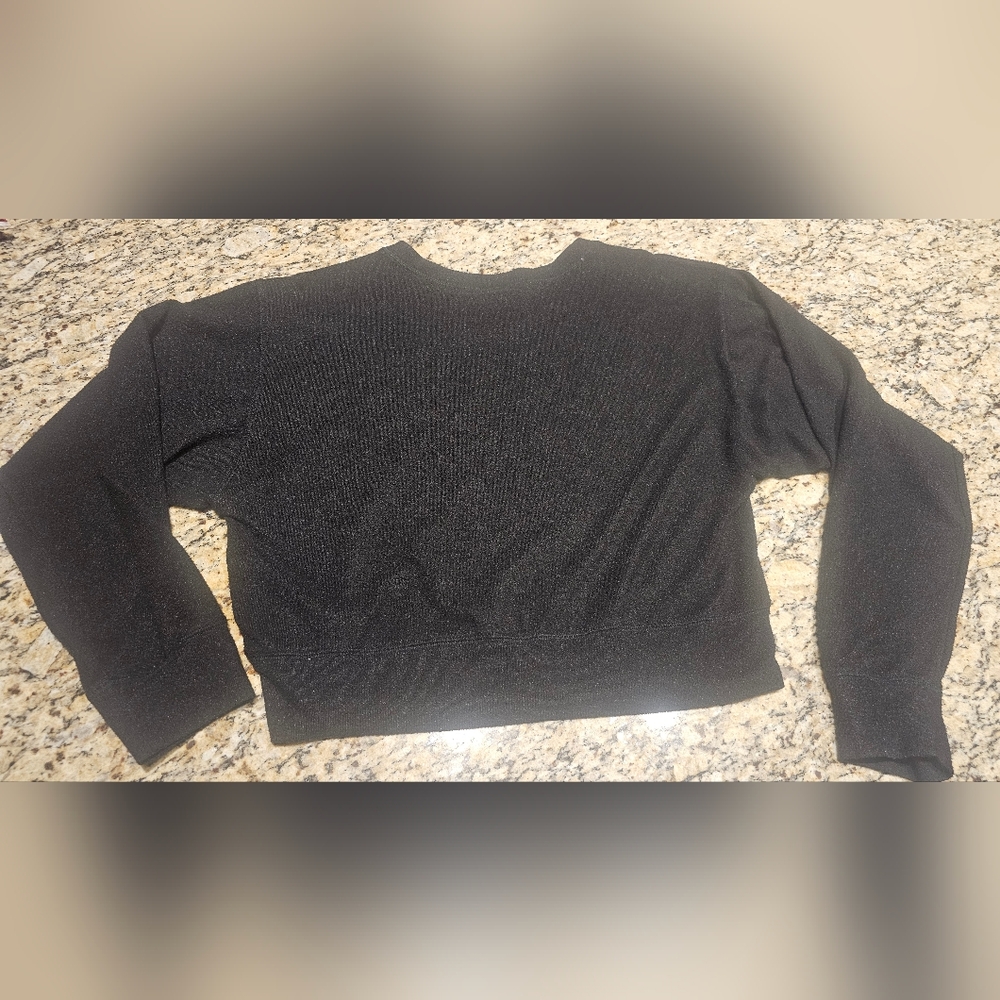 Vestique Black Sweater "Chasing Better"  cropped with wide arms size large - Picture 6 of 8